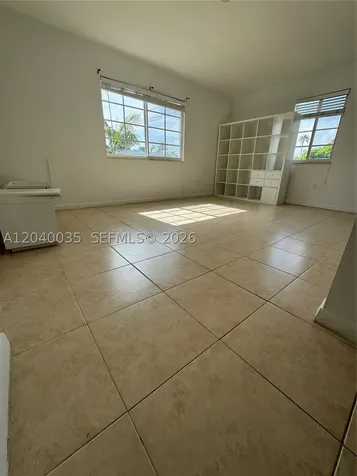 7130 Rue Versailles Miami Beach FL 33141