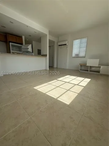 7130 Rue Versailles Miami Beach FL 33141