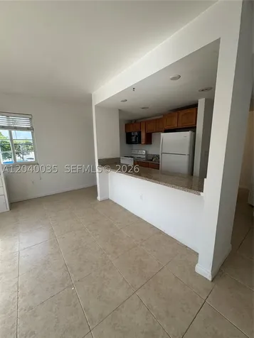 7130 Rue Versailles Miami Beach FL 33141