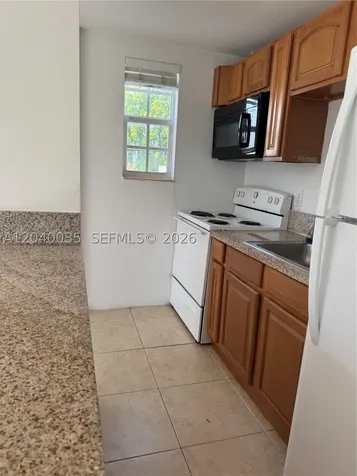 7130 Rue Versailles Miami Beach FL 33141