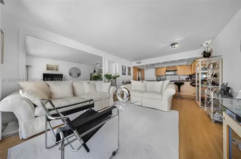 465 Ocean Drive Miami Beach FL 33139