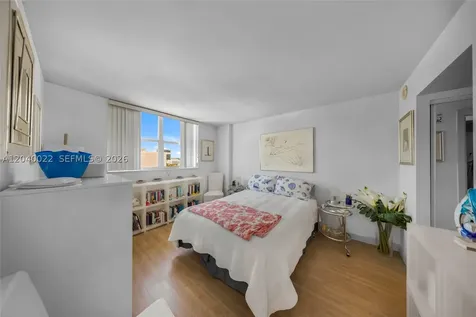 465 Ocean Drive Miami Beach FL 33139