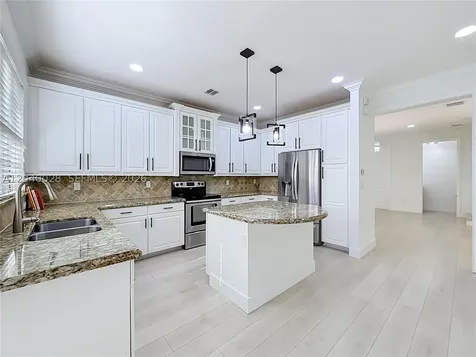 7266 NW 108th Way Parkland FL 33076