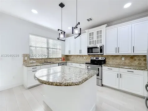 7266 NW 108th Way Parkland FL 33076