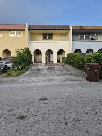 6945 W 2nd Way Hialeah FL 33014
