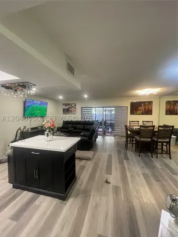 6945 W 2nd Way Hialeah FL 33014