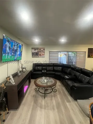 6945 W 2nd Way Hialeah FL 33014