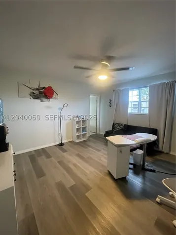 6945 W 2nd Way Hialeah FL 33014