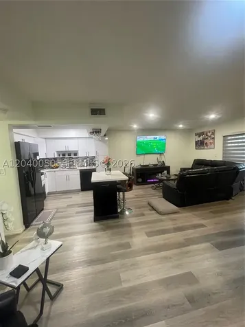 6945 W 2nd Way Hialeah FL 33014