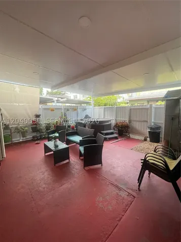 6945 W 2nd Way Hialeah FL 33014