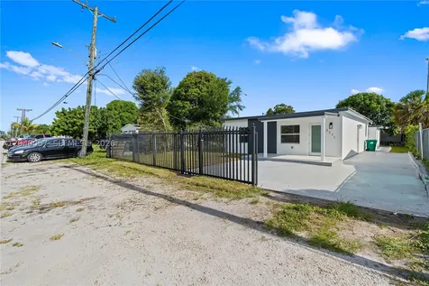 3271 NW 102nd Street Miami FL 33147