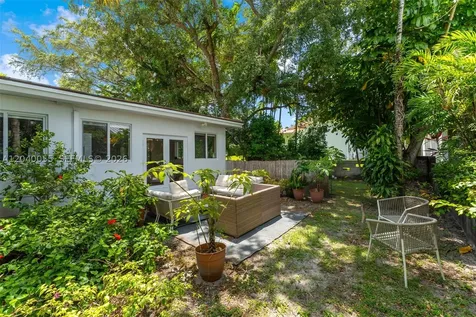 8 Pinta Road Miami FL 33133