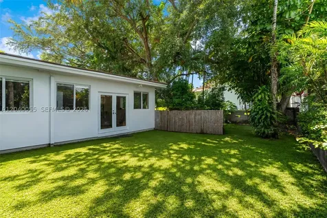 8 Pinta Road Miami FL 33133