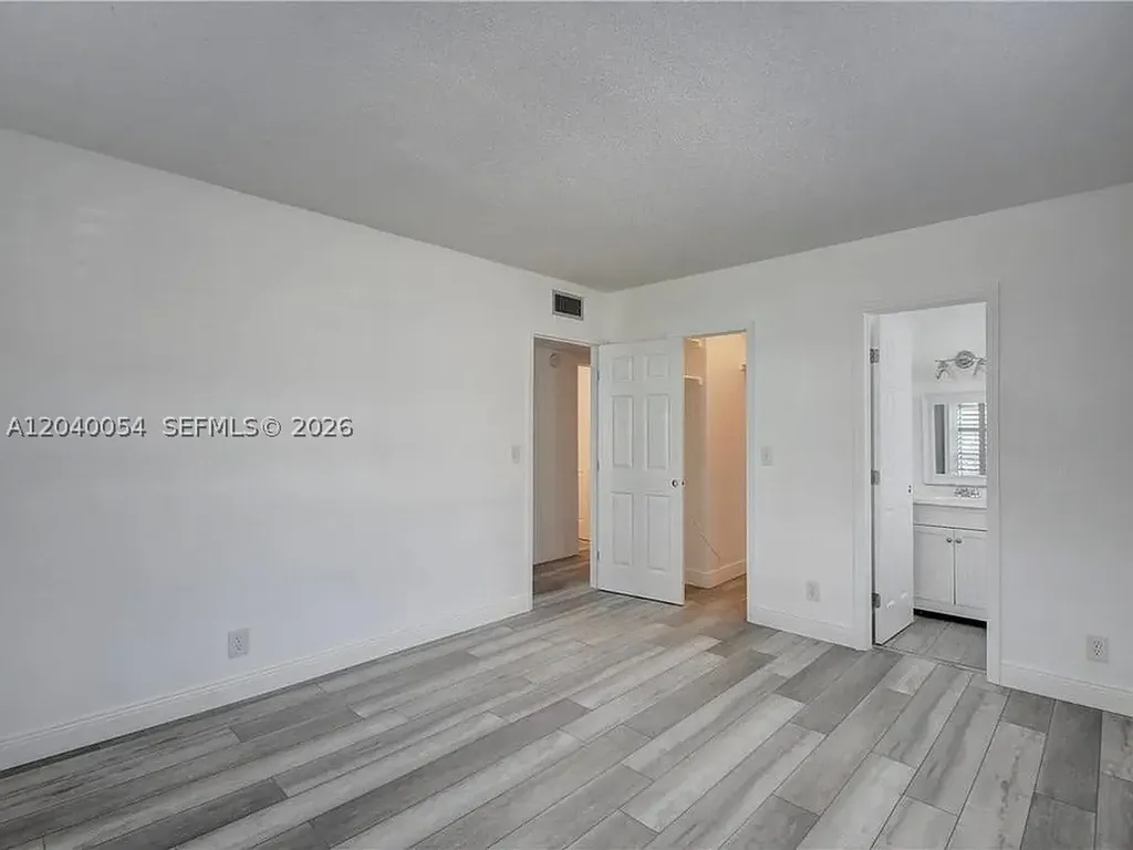 2200 NE 66th Street Fort Lauderdale FL 33308
