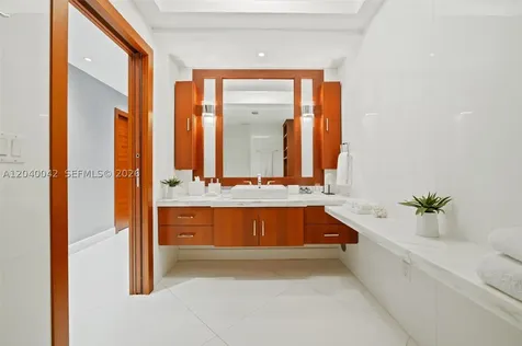 18201 Collins Avenue Sunny Isles Beach FL 33160