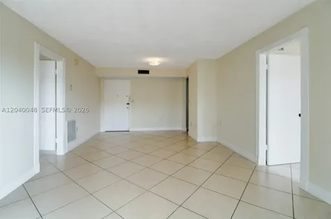 4717 NW 7th Street Miami FL 33126