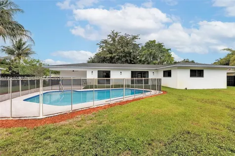 6940 NW 6th Street Plantation FL 33317