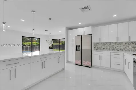 6940 NW 6th Street Plantation FL 33317