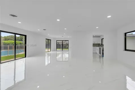 6940 NW 6th Street Plantation FL 33317