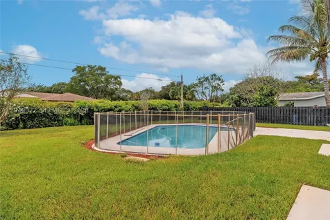 6940 NW 6th Street Plantation FL 33317