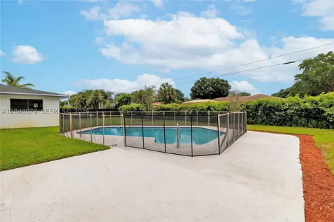 6940 NW 6th Street Plantation FL 33317