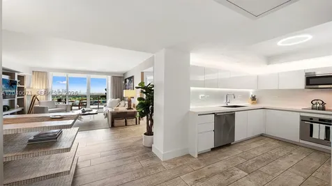 102 24 Miami Beach FL 33139