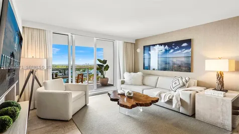 102 24 Miami Beach FL 33139