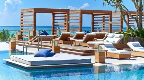 102 24 Miami Beach FL 33139