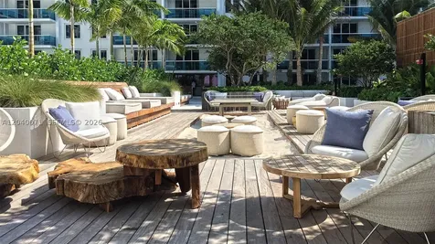 102 24 Miami Beach FL 33139