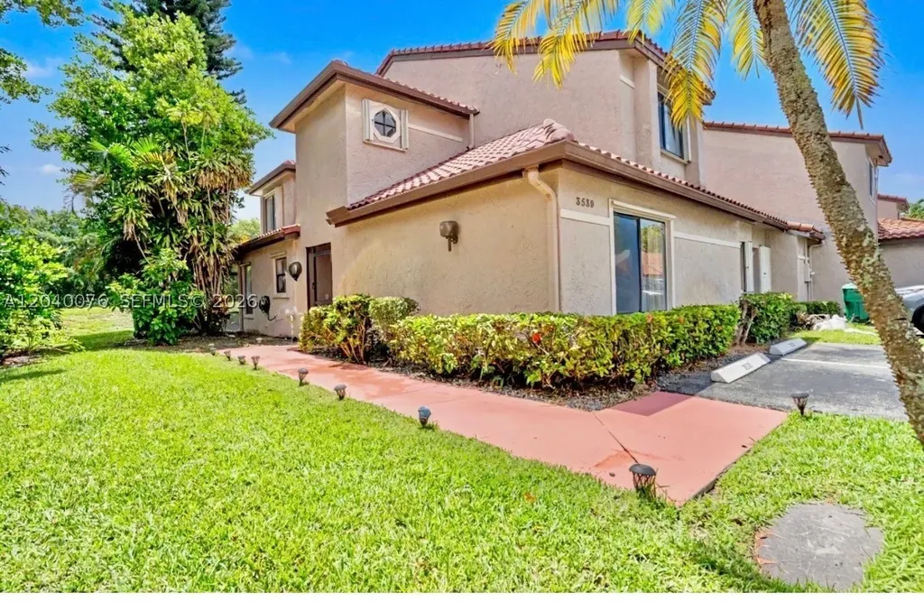 3539 W Inverrary Boulevard W Lauderhill FL 33319