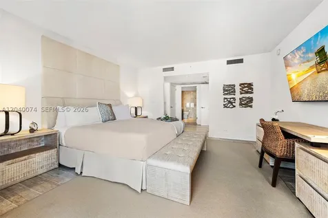 102 24 Miami Beach FL 33139