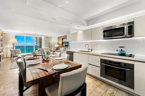 102 24 Miami Beach FL 33139