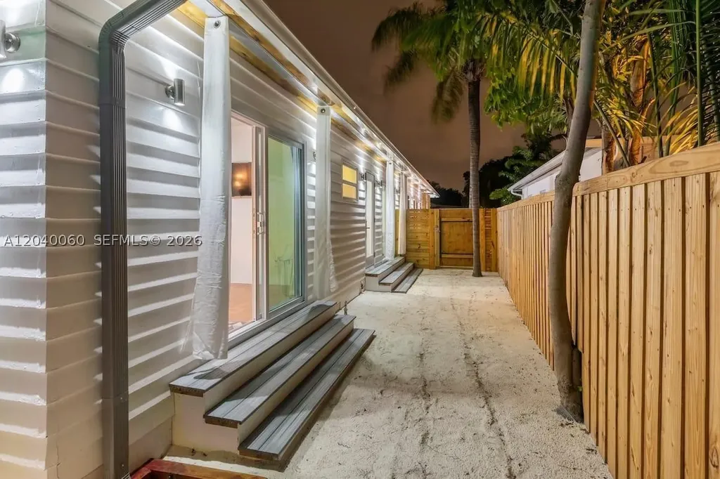1232 NE 16th Terrace Fort Lauderdale FL 33304
