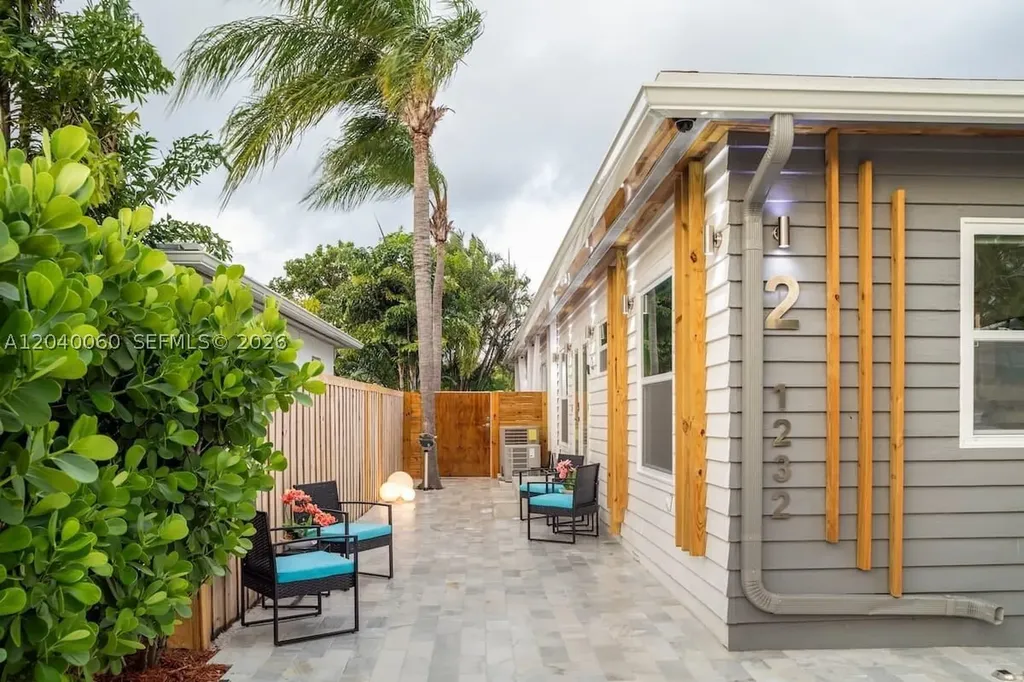 1232 NE 16th Terrace Fort Lauderdale FL 33304