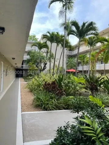 8103 Camino Real Miami FL 33143