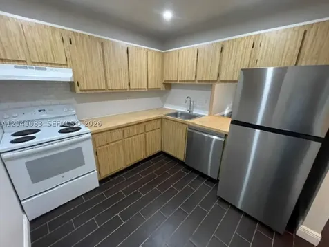 8103 Camino Real Miami FL 33143
