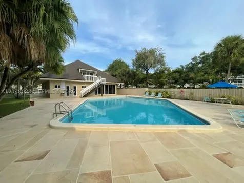8103 Camino Real Miami FL 33143
