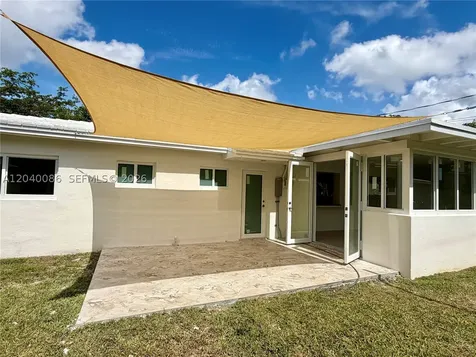 8235 SW 62nd Place Miami FL 33143