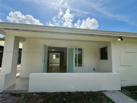 8235 SW 62nd Place Miami FL 33143