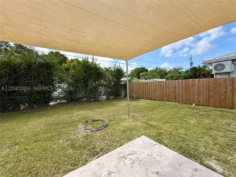 8235 SW 62nd Place Miami FL 33143