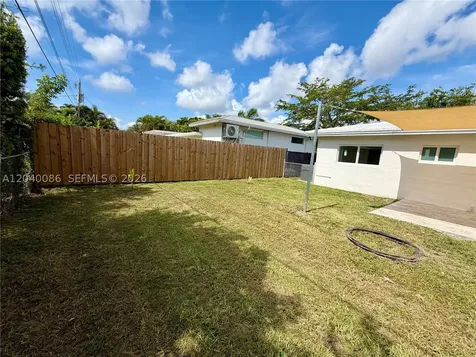 8235 SW 62nd Place Miami FL 33143