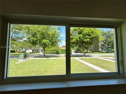 8235 SW 62nd Place Miami FL 33143