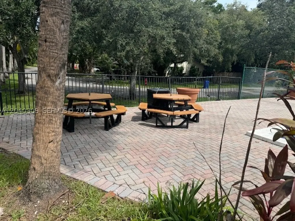 2445 SW 18th Terrace Fort Lauderdale FL 33315