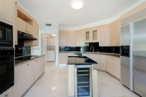 300 S Pointe Drive Miami Beach FL 33139