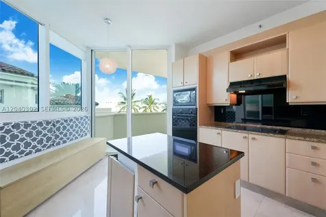 300 S Pointe Drive Miami Beach FL 33139