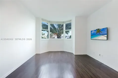 300 S Pointe Drive Miami Beach FL 33139