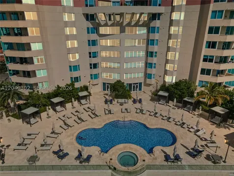 300 S Pointe Drive Miami Beach FL 33139