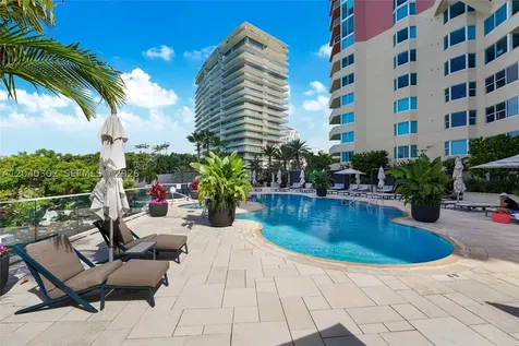 300 S Pointe Drive Miami Beach FL 33139