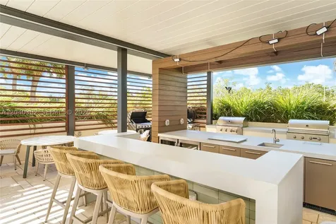 300 S Pointe Drive Miami Beach FL 33139