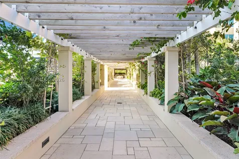 300 S Pointe Drive Miami Beach FL 33139